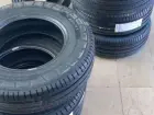 1 lot de 8 pneus auto