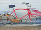 Vélo boucher rouge 