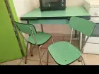 Table et 2 chaises 